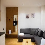 Moho Residences Downtown Korca-republika Boulevard Korce