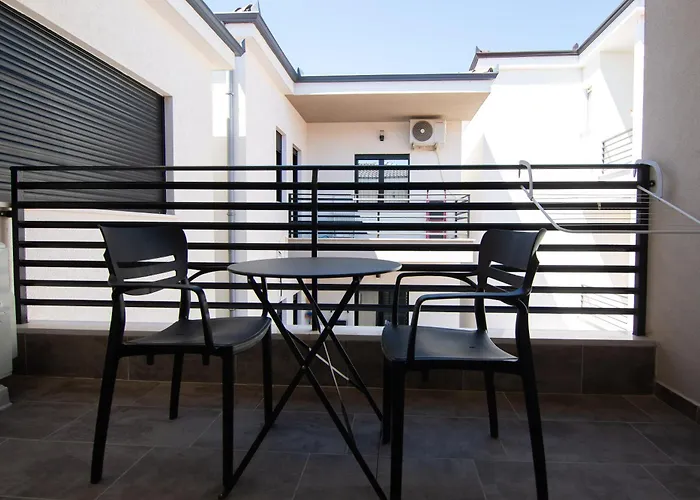 Moho Residences Downtown Korca-republika Boulevard Apartment Korce